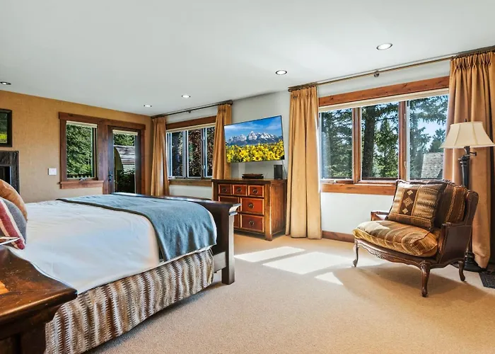 Rmr: Sundance Luxury - In - Out Teton Village