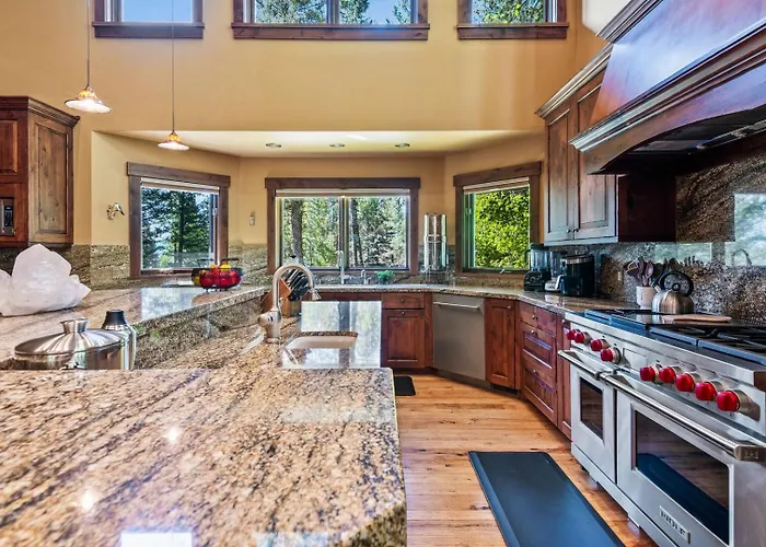 Holiday home Rmr: Sundance Luxury - In - Out