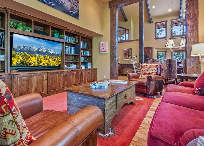 Rmr: Sundance Luxury - In - Out