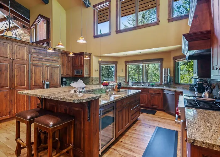 Rmr: Sundance Luxury - In - Out Teton Village