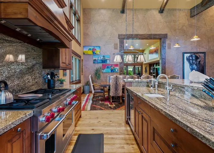 Rmr: Sundance Luxury - In - Out