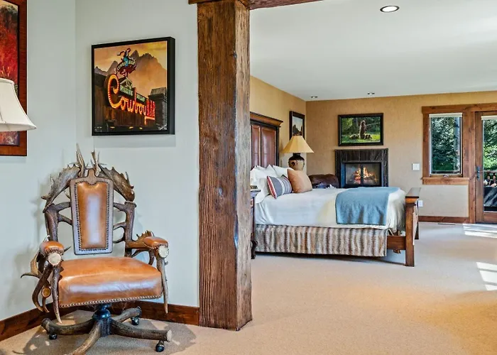 Rmr: Sundance Luxury - In - Out *