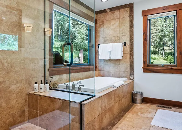 Rmr: Sundance Luxury - In - Out * Teton Village